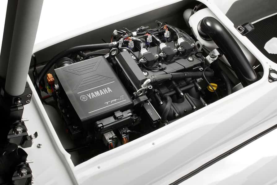 Yamaha Superjet TR1 1050cc 4T 4 Stroke Jet Ski Full Service Kit - Oil - Spark Plugs - Filter & Marine Multi Spray
